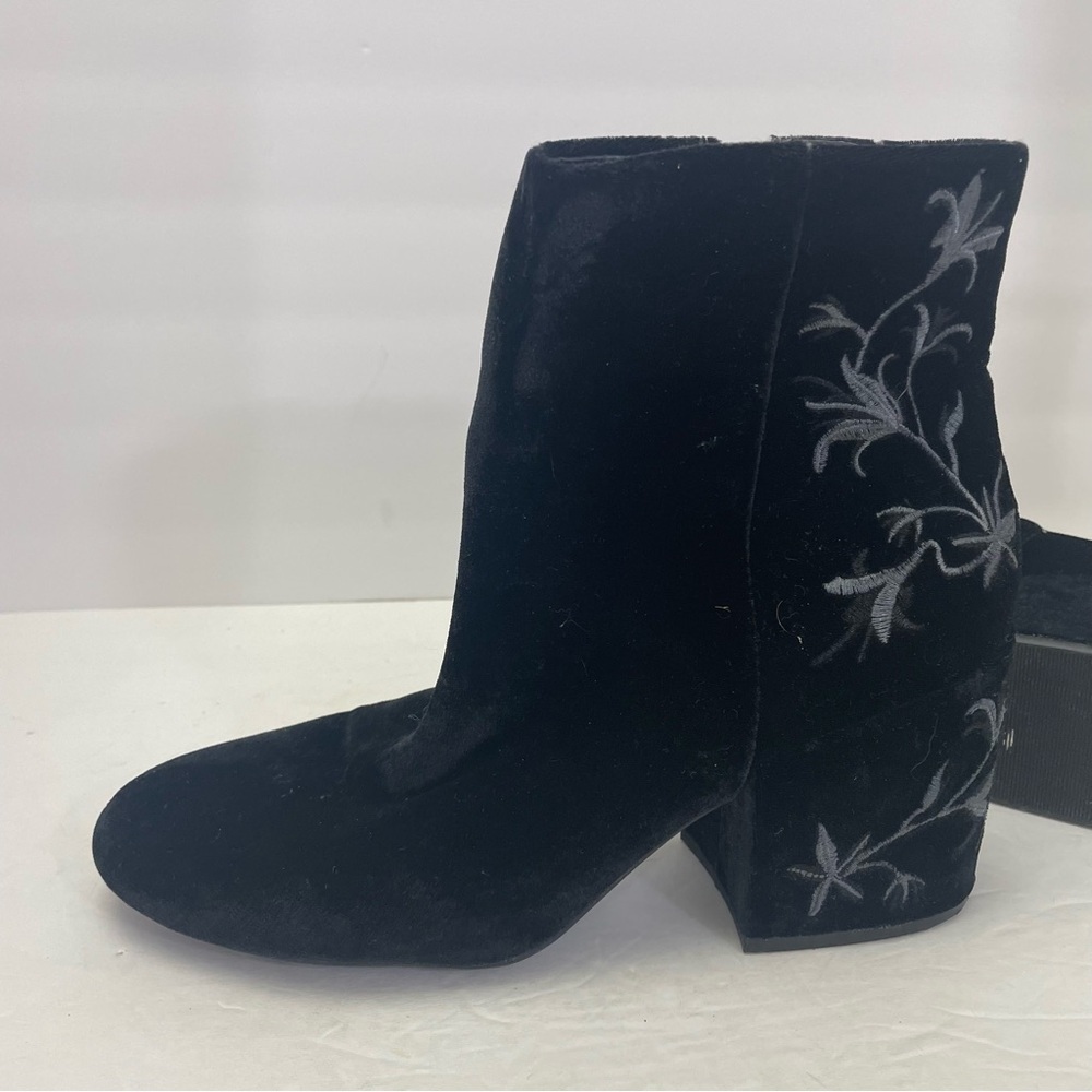 KENNETH COLE women’s 8 Renna Velvet Floral Embroidered Bootie whimsigoth goth